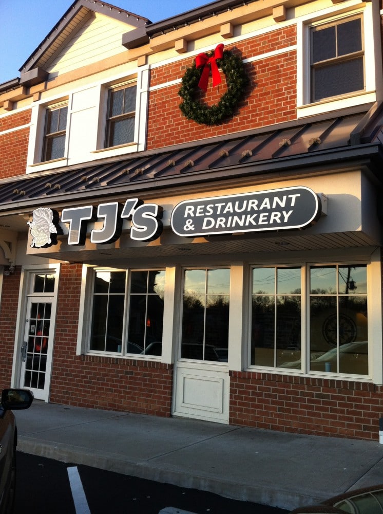 TJ's Restaurant & Drinkery Celebrates 8th Anniversary — The Town Dish