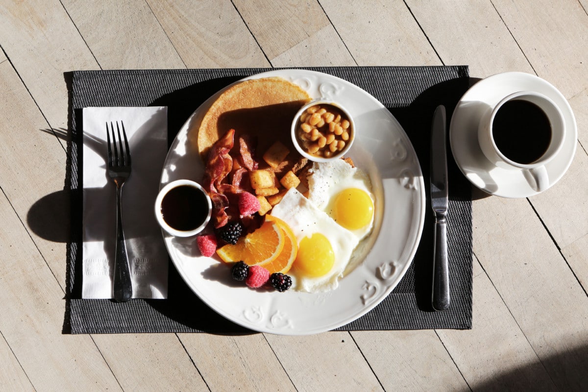 Enjoy Weekend Brunch in Your PJs at York's White Rose Bar & Grill — The