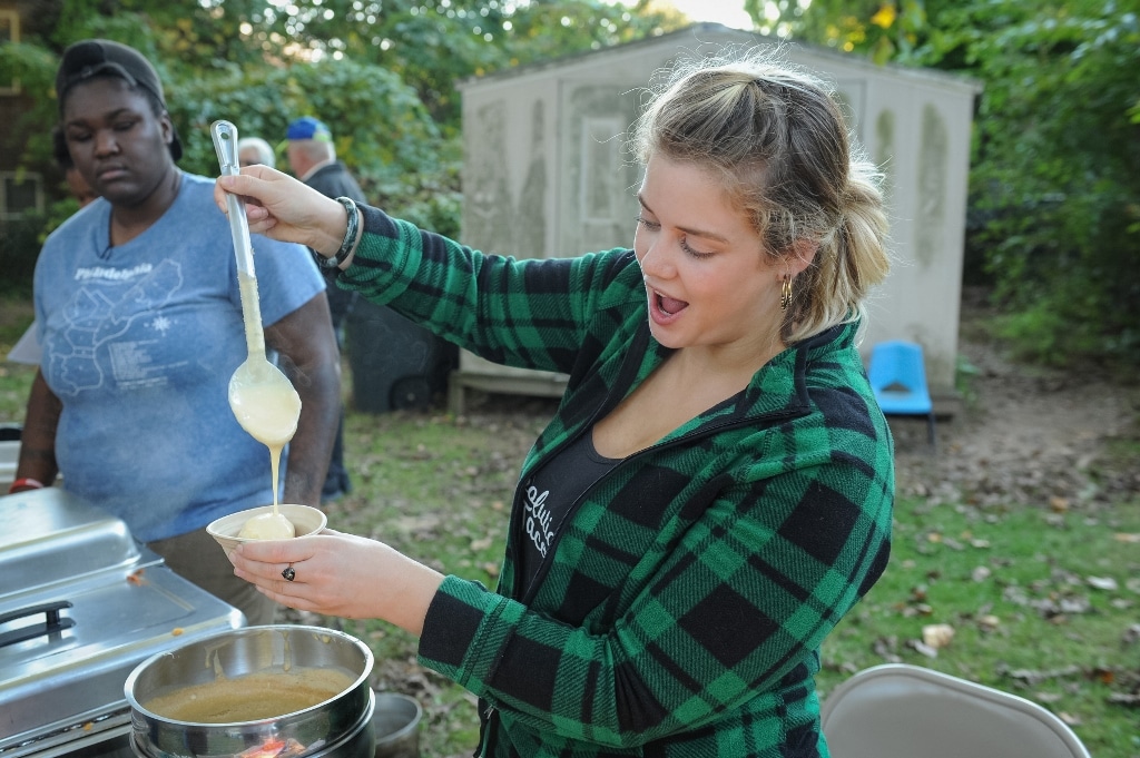 go head-to-head at the big backyards annual mac & cheese 